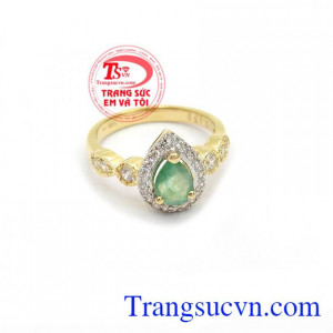 Nhẫn nữ emerald sang trọng, bảo hành 12 tháng, giao hàng nhanh trên toàn quốc.