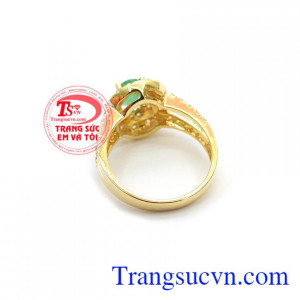 Nhân nữ emeral thiên nhiên