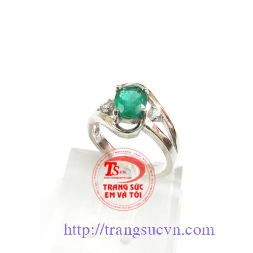 Chiếc nhẫn Emerald