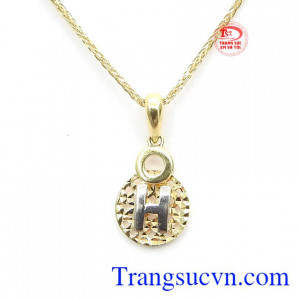 Mặt dây nữ lấp lánh