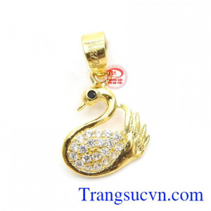 Mặt dây thiên nga vàng 10k gắn đá CZ rất lấp lánh, thu hút người đối diện khi nhìn về bạn,Mặt dây thiên nga vàng 10k