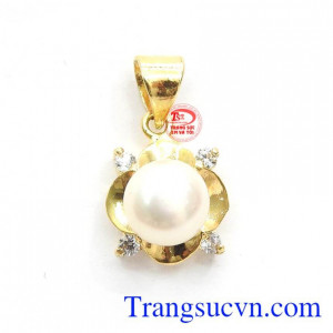 Mặt dây nữ độc đáo là sự kết hợp từ vàng 10k và ngọc trai,Mặt dây nữ độc đáo