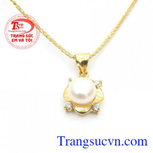 Mặt dây nữ độc đáo