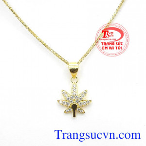 Mặt dây nữ lá phong nhỏ