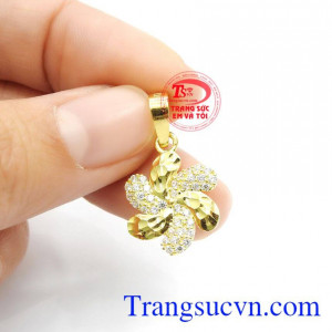 Mặt dây hoa đáng yêu