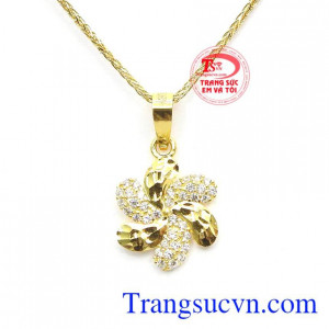 Mặt dây hoa đáng yêu