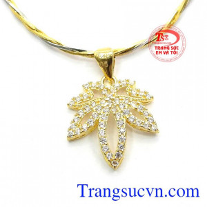 Mặt dây lá phong vàng 10k