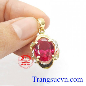 Mặt dây nữ kiều diễm