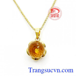 Mặt dây nữ đáng yêu