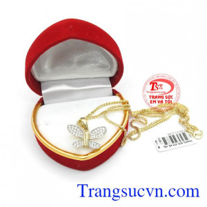 Bộ dây chuyền điệu đà