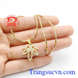 Bộ dây chuyền lá phong vàng 10kBộ dây chuyền lá phong vàng 10k