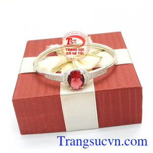 Vòng tay bạc đáng yêu