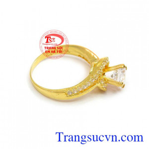 Công ty trang sức em và tôi chuyên cung cấp các sản phẩm vàng, chế tác 3D, sản phẩm bạc, đá quý, ngọc cẩm thạch, đá phong thủy, ngọc trai, giao hàng trên toàn quốc