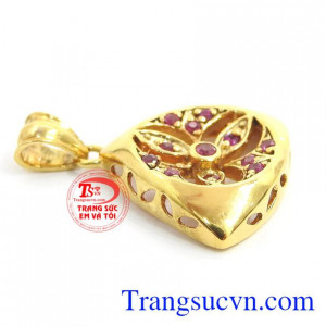 Mặt dây hoa ruby