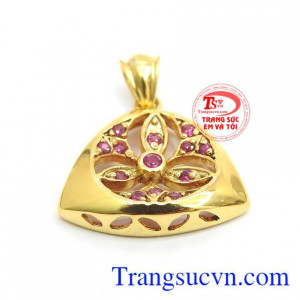 Mặt dây hoa ruby