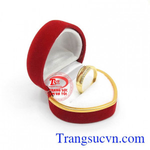Nhẫn nữ Amor vàng tây 14k được thiết kế dựa trên ý nghĩa của chữ Amor. Theo tiếng Tây Ban Nha, amor chính là tình yêu. Một chiếc nhẫn vô cùng ý nghĩa, hãy dành tặng cho người mình yêu bằng món quà này nhé! Sản phẩm bền đẹp, giao hàng trên toàn quốc, bảo h