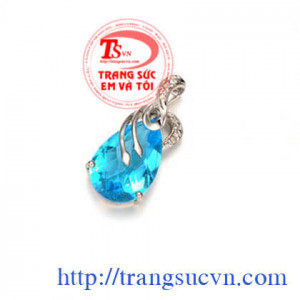 Mặt dây đá topaz