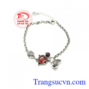 Lắc tay bạc xinh xắn