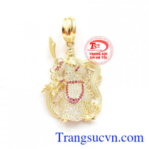 Mặt Quan Văn Trường uy nghiêm