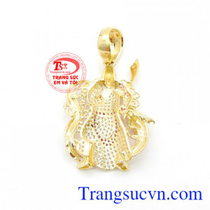 Mặt Quan Văn Trường uy nghiêm