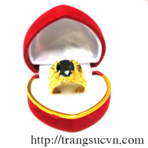 Nhẫn saphire vàng vàng ta sang trọng đẳng cấp, nhẫn nam vàng đẹp, Nhẫn saphire vàng vàng ta kiểu dáng đẹp, chất lượng cao phù hợp phong cách thời trang phái mạnh.