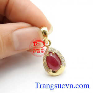 Mặt dây ruby