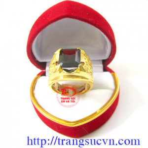 Nhẫn nam gắn đá quý Granat thiên nhiên cao cấp, nhẫn nam vàng 18k bền đẹp, chất lượng, Nhẫn nam gắn đá quý kiểu dáng thời trang, sang trọng phù hợp phong cách phái mạnh.