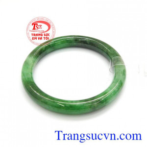 Vòng ngọc jadeite sơn thủy