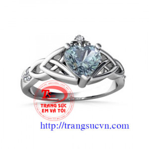 Nhẫn nữ topaz đẹp được nhiều người yêu thích