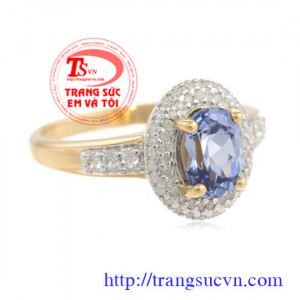 Nhẫn topaz trong xanh