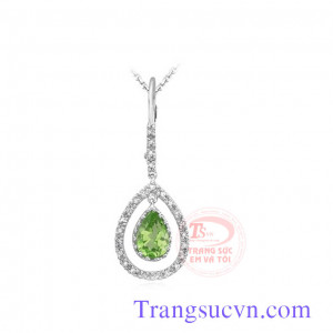 Mặt dây Peridot thiên nhiên gắn vàng trắng 14k. Sản phẩm có giấy kiểm định đá quý và giấy kiểm định vàng