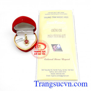 Mặt dây vàng gắn đá quý ruby