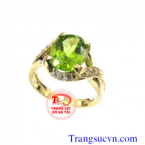 Nhẫn nữ vàng tây gắn đá Peridot thiên nhiên