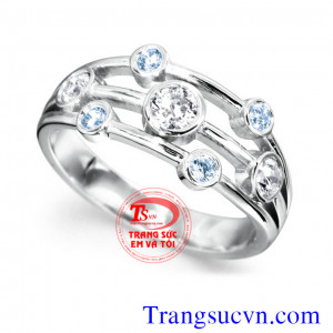 Nhẫn vàng trắng topaz