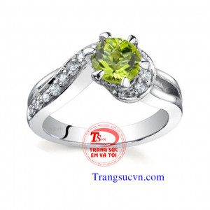 mặt dây chuyền đá peridot, giá đá peridot xanh lá cây, đá peridot hợp mệnh gì, nhẫn nam đá peridot, nhẫn đá topaz, nhẫn đá quý nam, Nhẫn nam mệnh hỏa vàng 14k Peridot, Đá Peridot được viên đá to rất hiếm, Nhẫn nam vàng đá peridot, nhẫn nam đá quý may mắn,