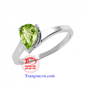 Nhẫn vàng tây gắn đá Peridot thiên nhiên