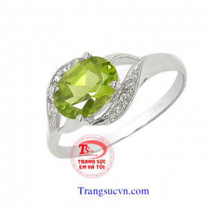 Nhẫn Peridot được khách hàng bình chọn nhiều năm uy tín