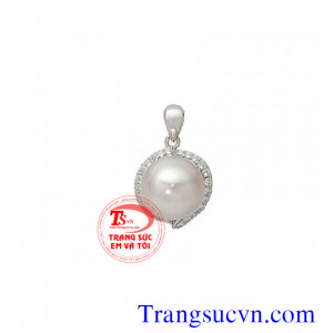 Công ty trang sức em và tôi chuyên cung cấp các sản phẩm vàng, chế tác 3D, sản phẩm bạc, đá quý, ngọc cẩm thạch, đá phong thủy, ngọc trai, giao hàng trên toàn quốc