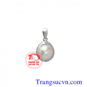 Công ty trang sức em và tôi chuyên cung cấp các sản phẩm vàng, chế tác 3D, sản phẩm bạc, đá quý, ngọc cẩm thạch, đá phong thủy, ngọc trai, giao hàng trên toàn quốc