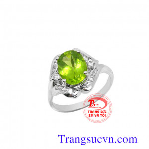 Nhẫn Peridot được khách hàng bình chọn nhiều năm uy tín trên thị trường trong và ngoài nước