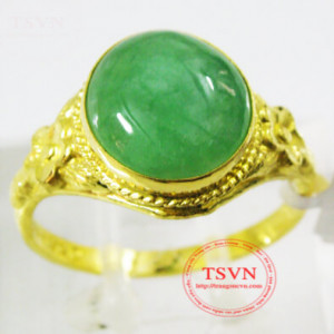 Nhẫn vàng gắn ngọc cẩm thạch