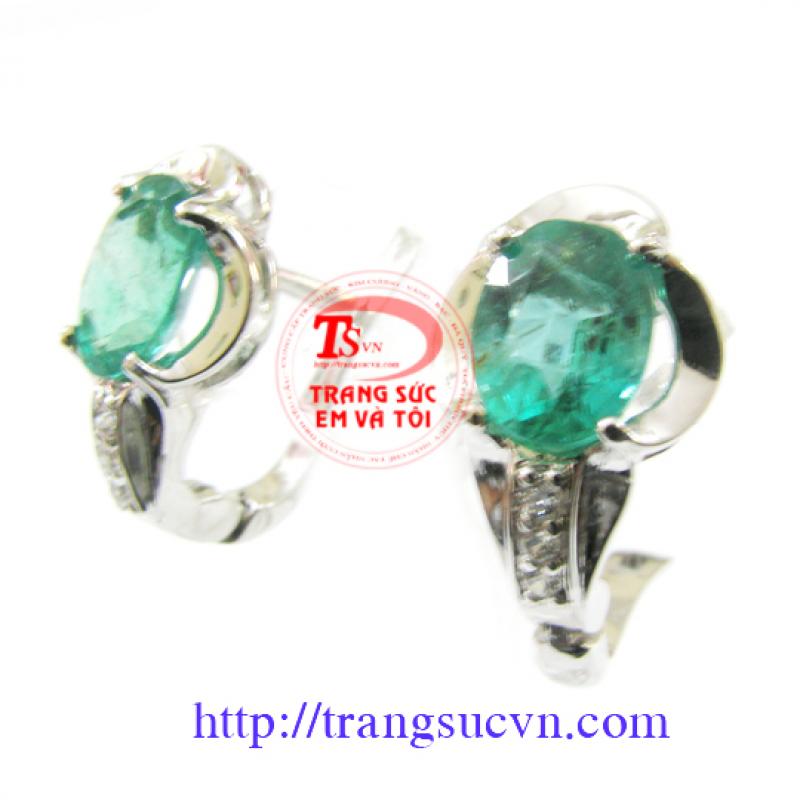 Hoa tai Emerald