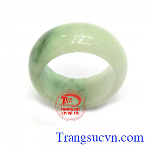 Nhẫn Jadeite thiên nhiên