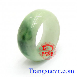 Nhẫn Jadeite thiên nhiên