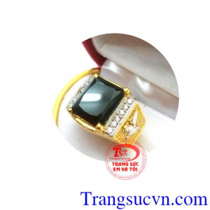 Nhẫn nam lịch lãm, chất liệu vàng 10k đảm bảo, kiểu dáng sang trọng, mang lại cho người đeo vẻ đẹp hợp thời trang