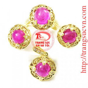 Nữ trang bộ ruby