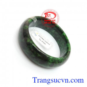 Vòng tay phỉ thúy đeo hợp phong thủy, Vòng tay tương hợp mệnh Mộc