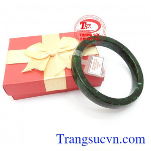 Nhẫn bản vuông ngọc vân may mắn