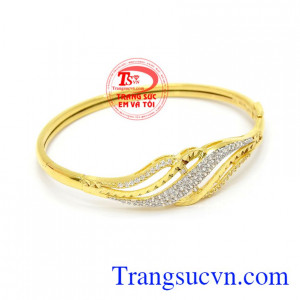 Vòng tay nữ vàng đảm bảo chất lượng vàng. Vòng tay nữ vàng cầu may