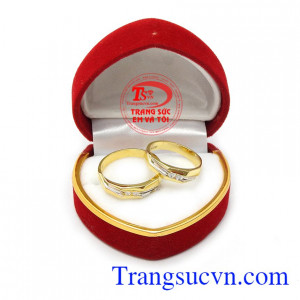Nhẫn cưới vàng tây